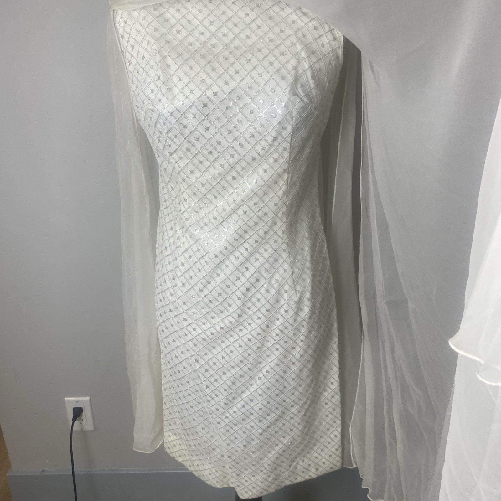 VTG 60’s White Chiffon Flowing Fitted Dress Metallic Threading S/M Cocktail MOD