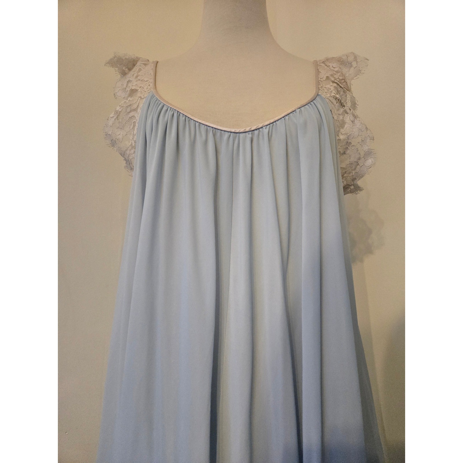 Vtg Lucie Ann Powder Blue Lace Flutter Sleeve Nightgown USA Nighty Lingerie L