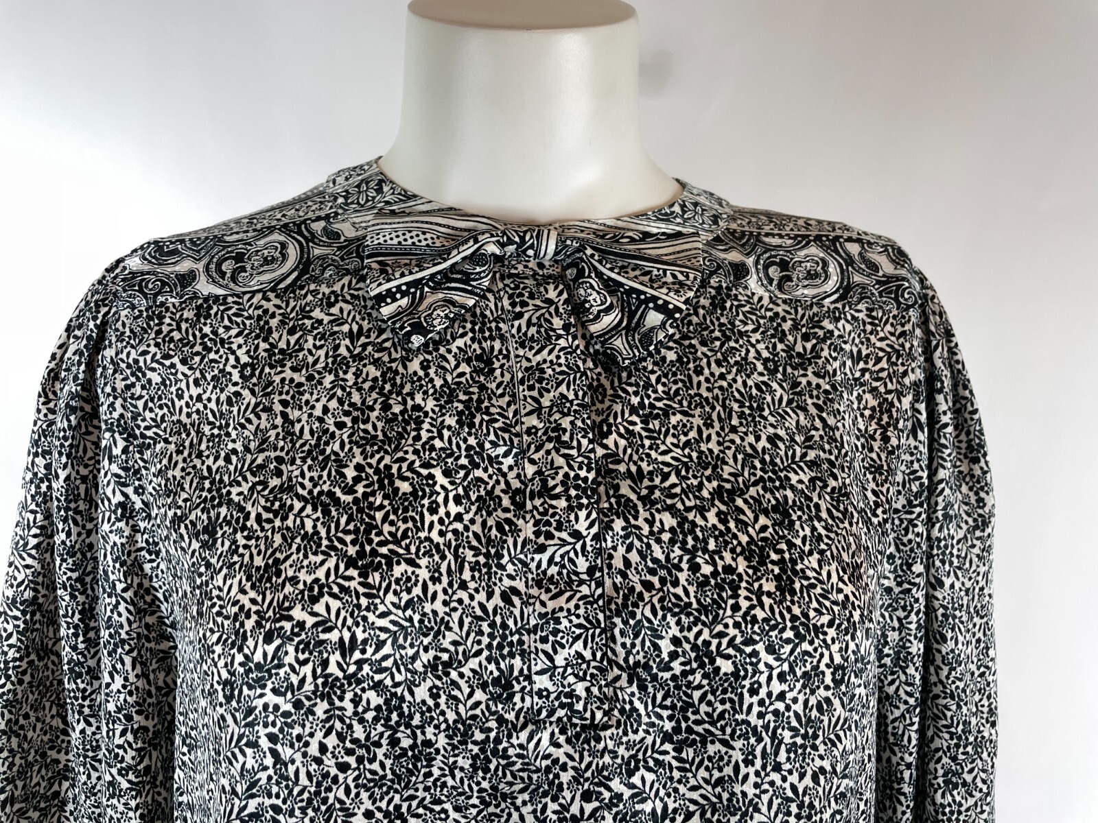 Vintage 80s DIANE FREIS ORIGINAL Jacquard Skirt suit ensemble 40&Prime; Bust M/L