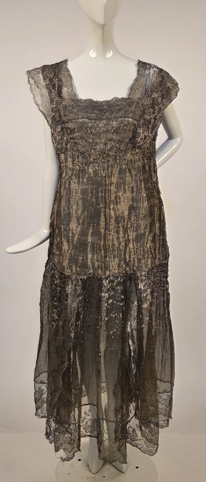 FLAPPER 1920’S METALLIC GOLD LAME PARTY DRESS W MATCHING LAME LACE TRIM