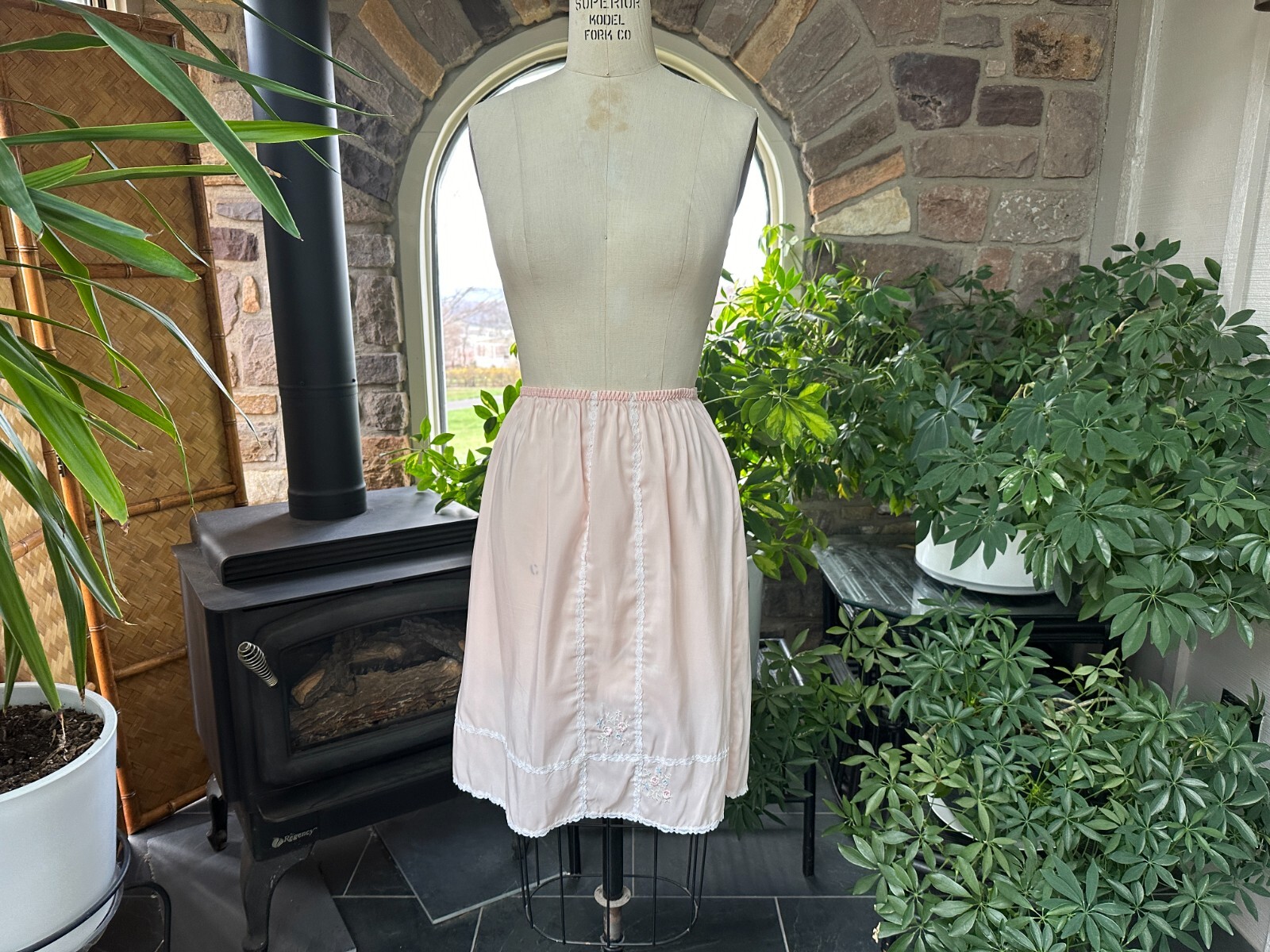 Vintage 1970s Peach Pink Embroidered and Lace Half Slip Nylon/Polyester Blend