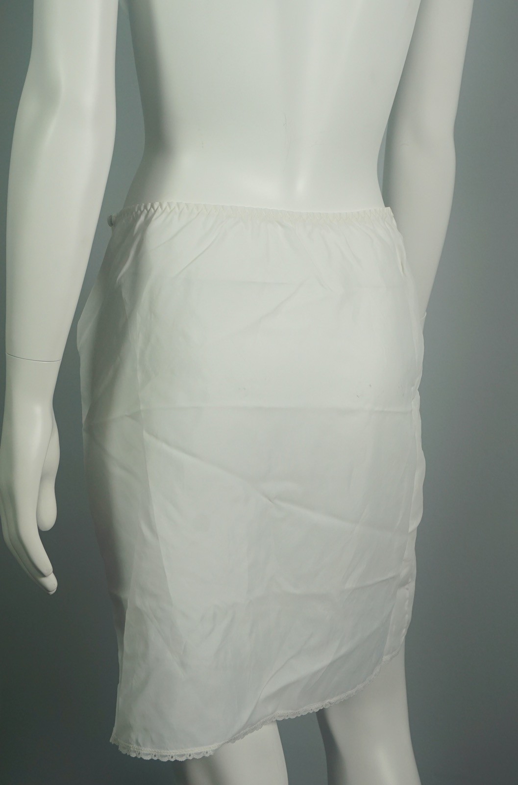 Petticoat White Triumph International Style Classique 38 70s G 1.38Z