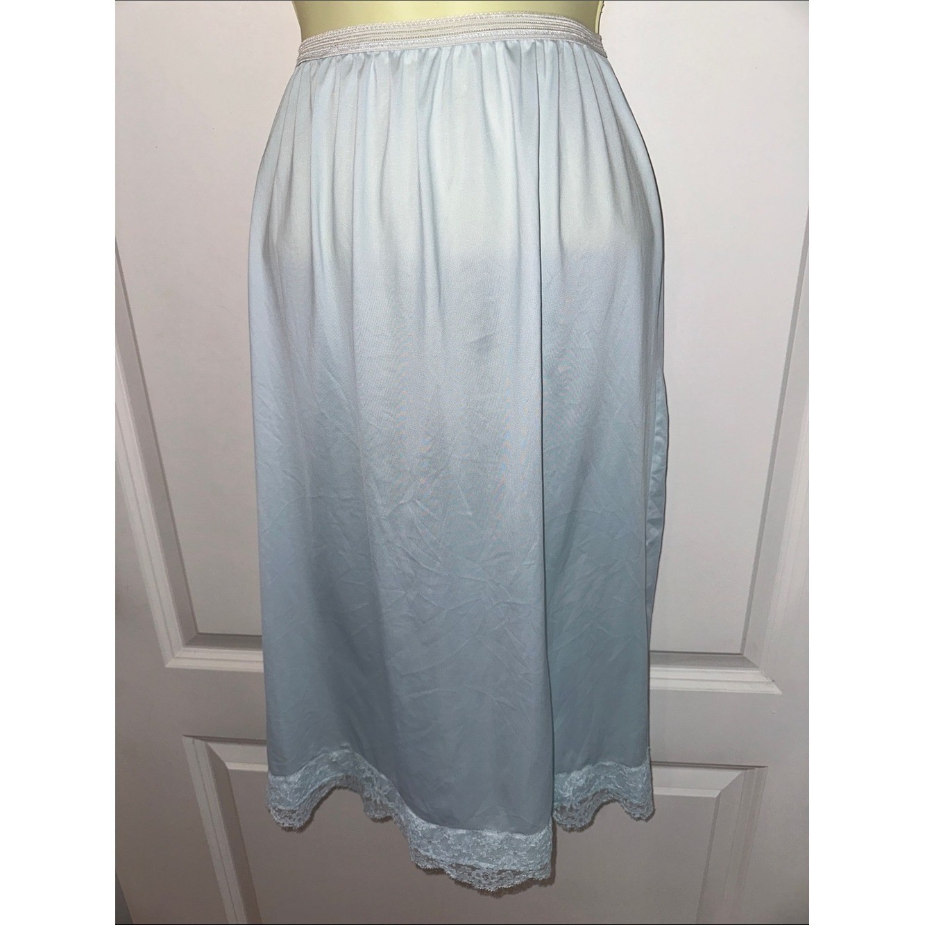 Vintage 60s Pinehurst Lingerie Light Blue Lace-Hem Half Slip
