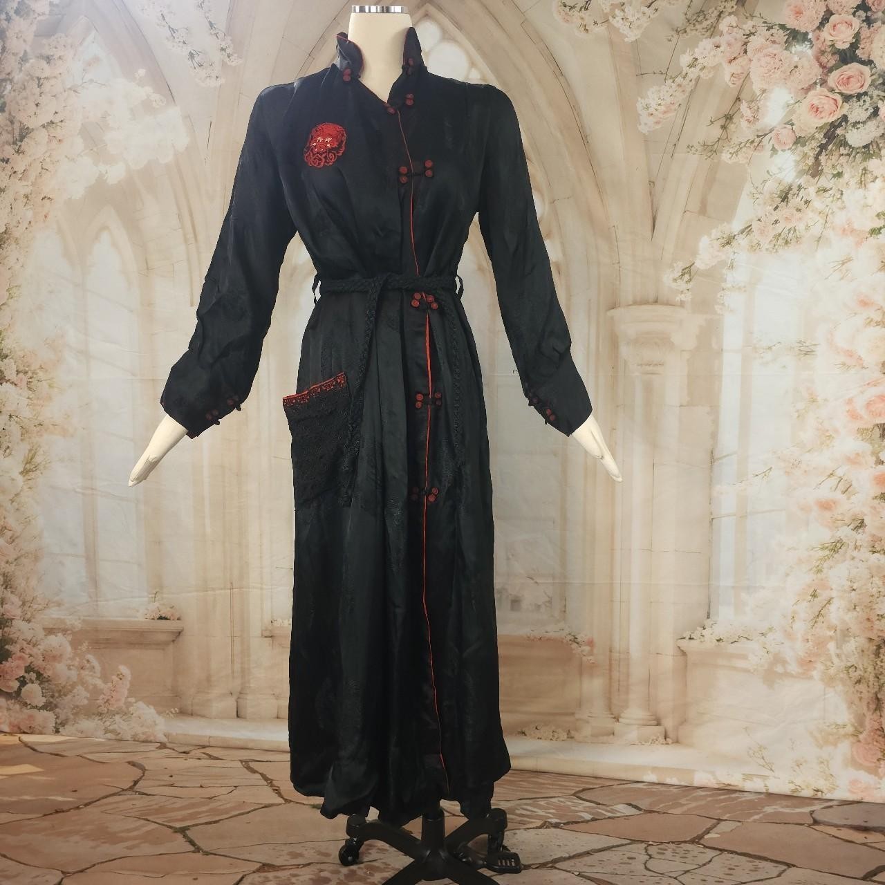 1940s 1950s Black Red Dragon Embroidered Chinese Robe Tie Waist Jacket Dress