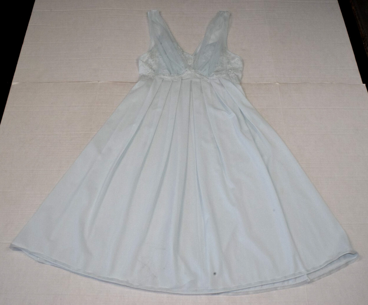 Vintage Nightgown Vanity Fair Size 34 50s Powder Blue Nylon Sheen Lace Bodice