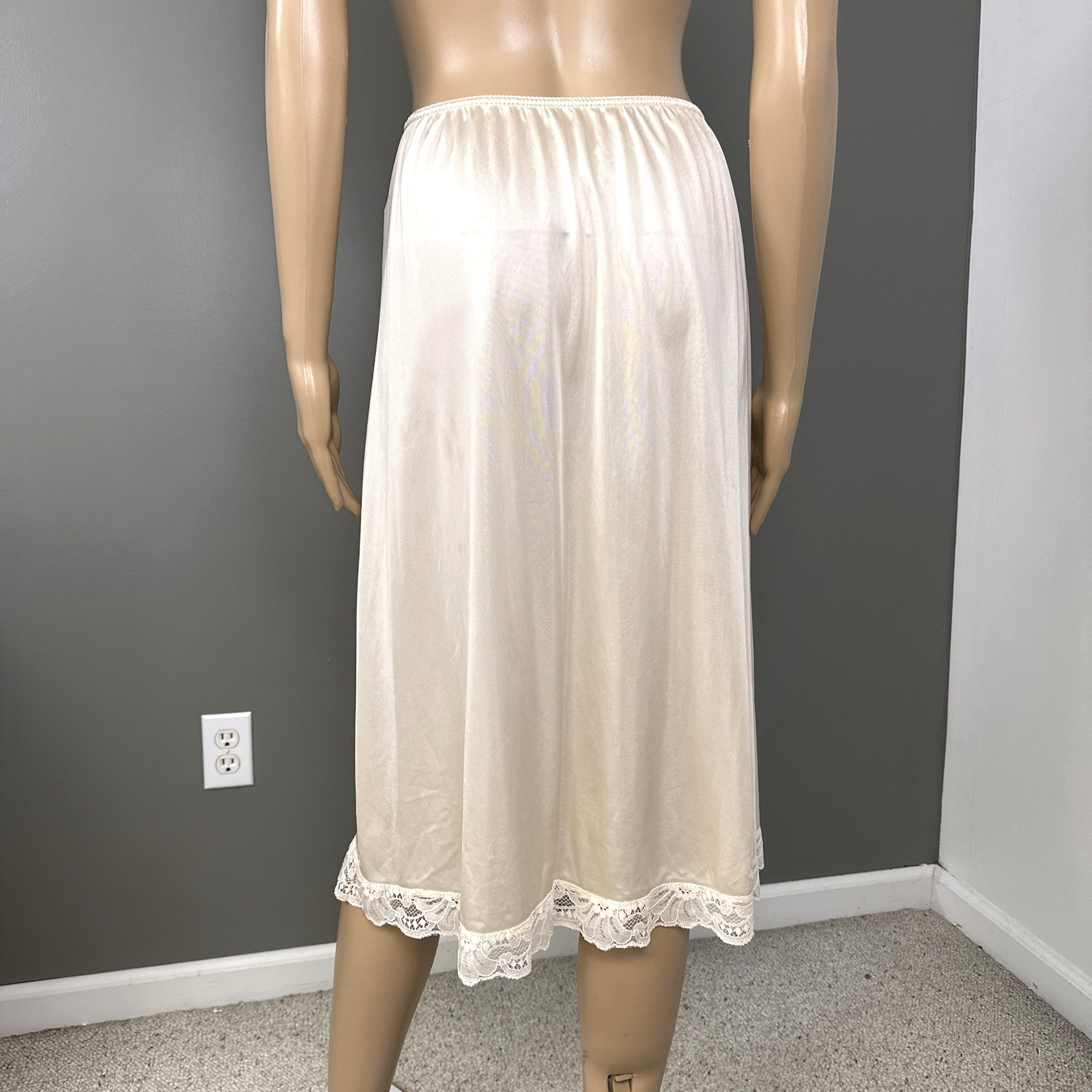 Vintage Maidenform Wise Buys Half Slip Midi Medium Peachy Beige ILGWU USA 81413