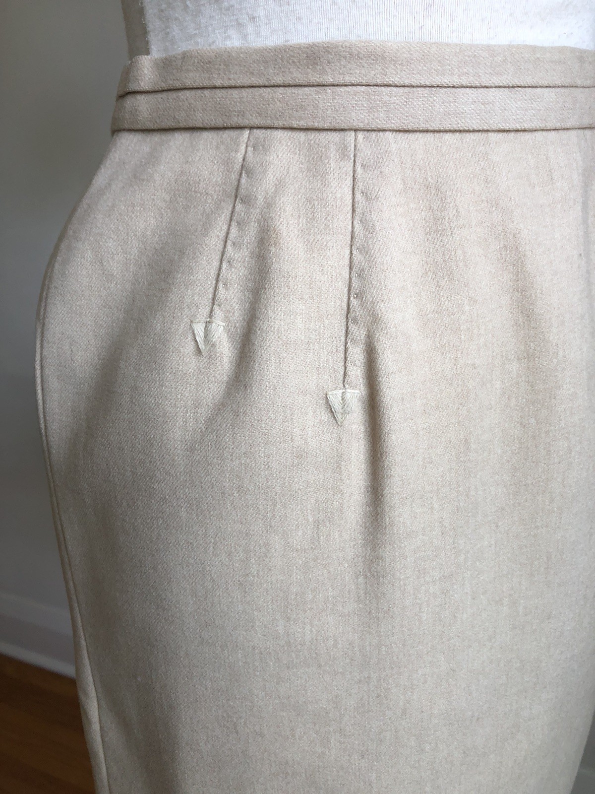 STUNNING VTG DALTON COORDINATES 100% Wool Beige Pencil Skirt SZ XS 24