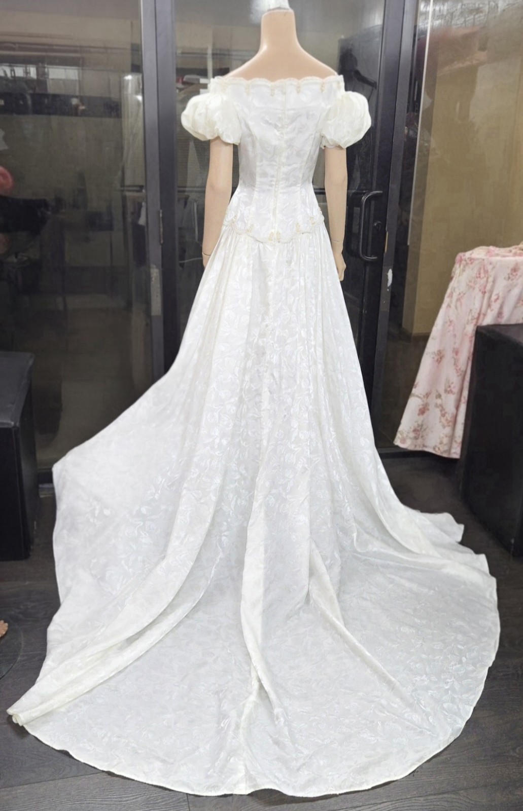 Unbranded Vintage 80s 90s White Jacquard satin regency style Wedding Dress sz 6