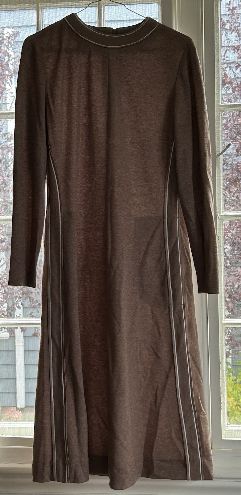 c1970s LESLIE FAY PALE BROWN DRESS WHITE TRIM SZ 14? ILGWU USA-MADE LABEL VG CND