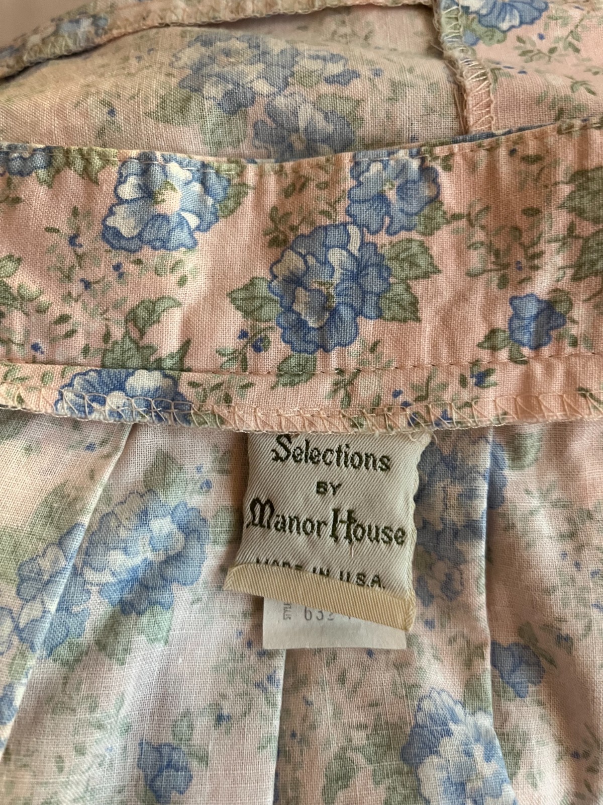 Vintage Selections by Manor House 25&Prime; Waist Skirt Cotton Floral Pink Pleated