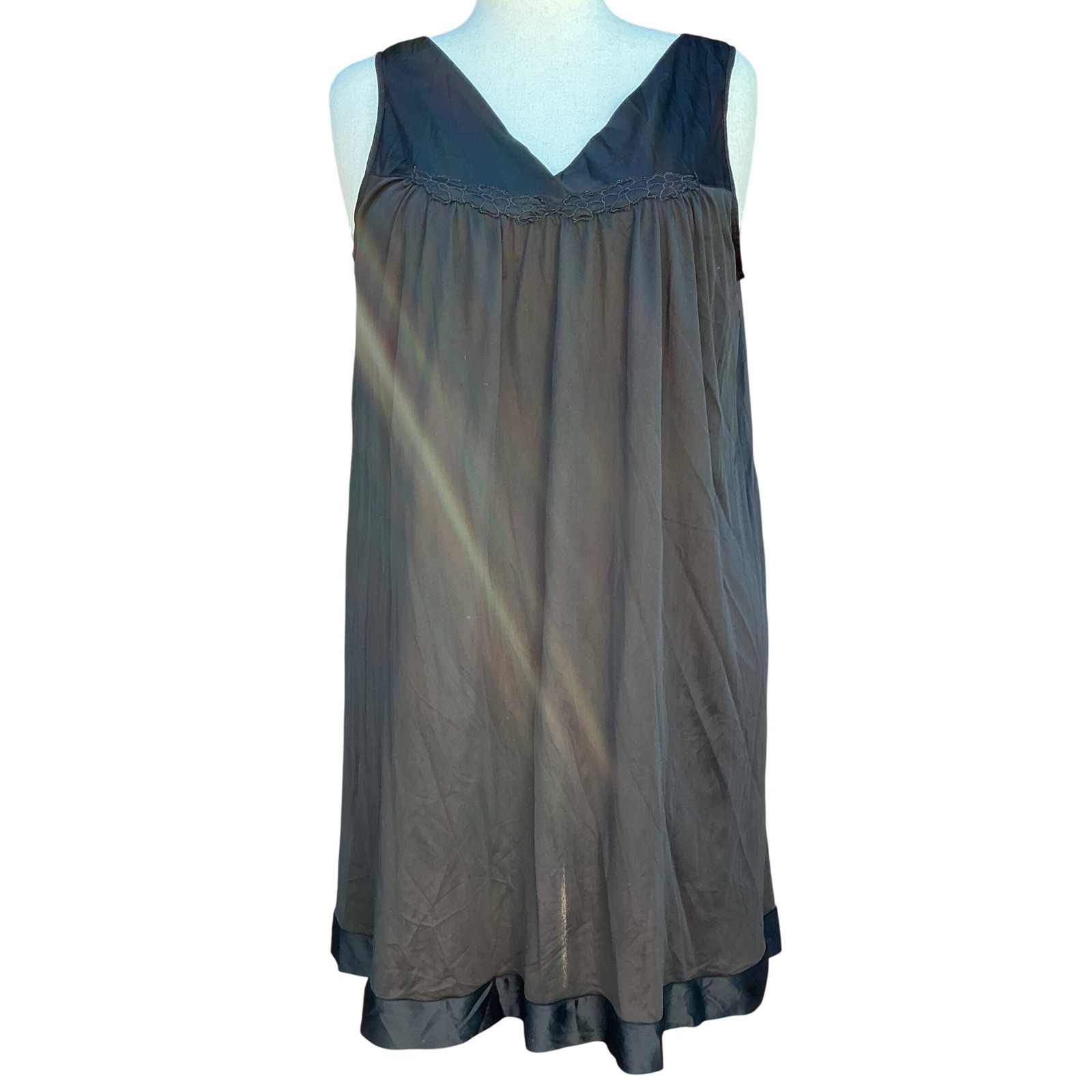 Vanity Fair Nightgown Womens Large Black Silky Nylon Embroidered Vintage Chemise