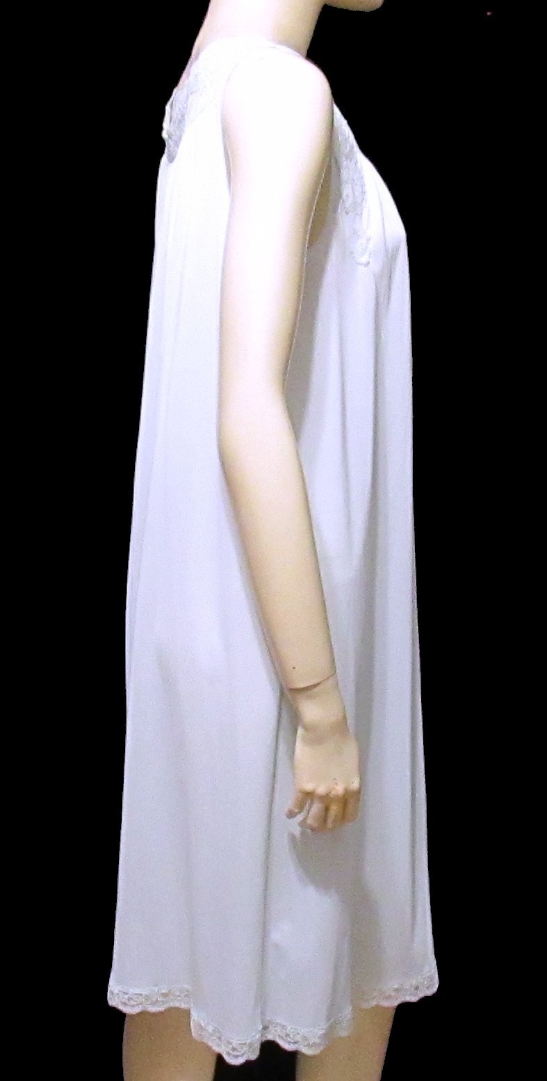 VTG Shadowline Peignoir Silky Nylon & Lace Trim Nightgown sizeSmall Blue USA