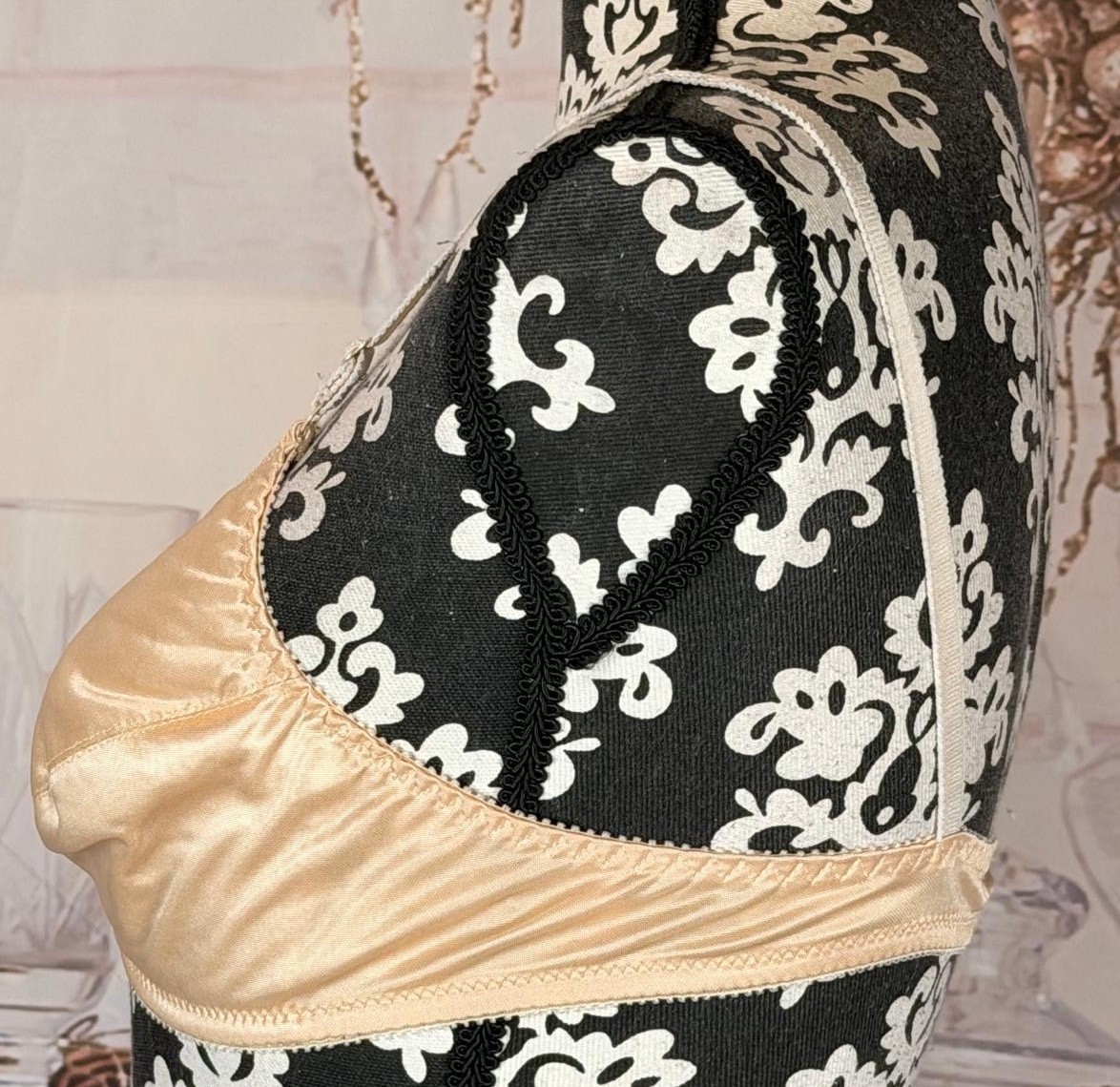 VTG 80’s Maidenform® PRETTY ME Beige Front Clasp Unpadded Wireless Laced Bra 36A