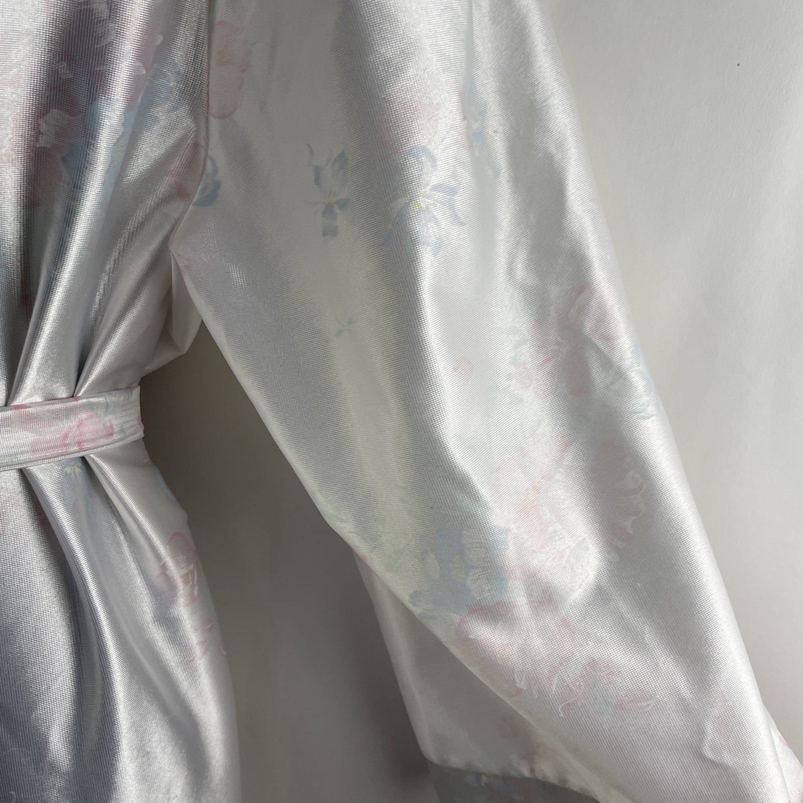 Vtg Lorraine White Satin Belted Long Robe Women&rsquo;s L Floral Print