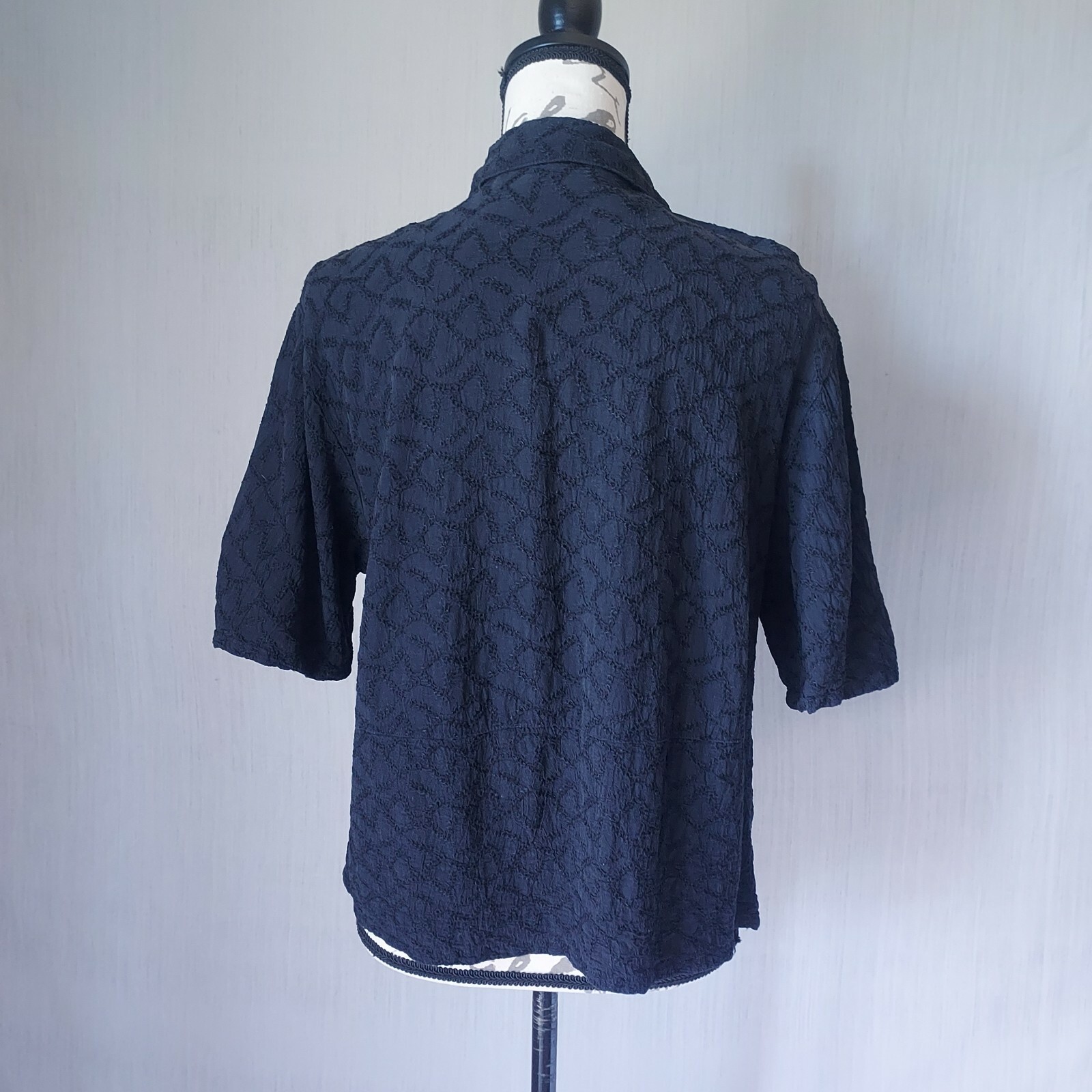 Vintage Johnny Was Collection Eyelet Top Short Sleeve Mother-Peral Button Blue M