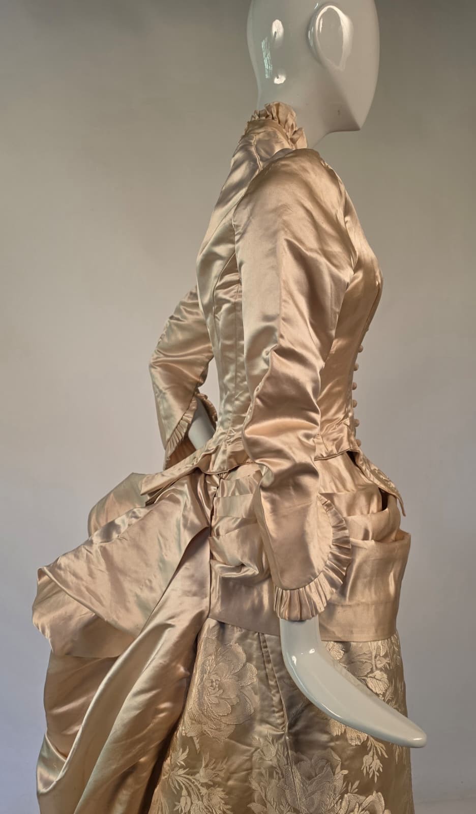 VICTORIAN 1880’S 2 PC ROSE PATTERN SILK BROCADE BUSTLE WEDDING DRESS W TRAIN