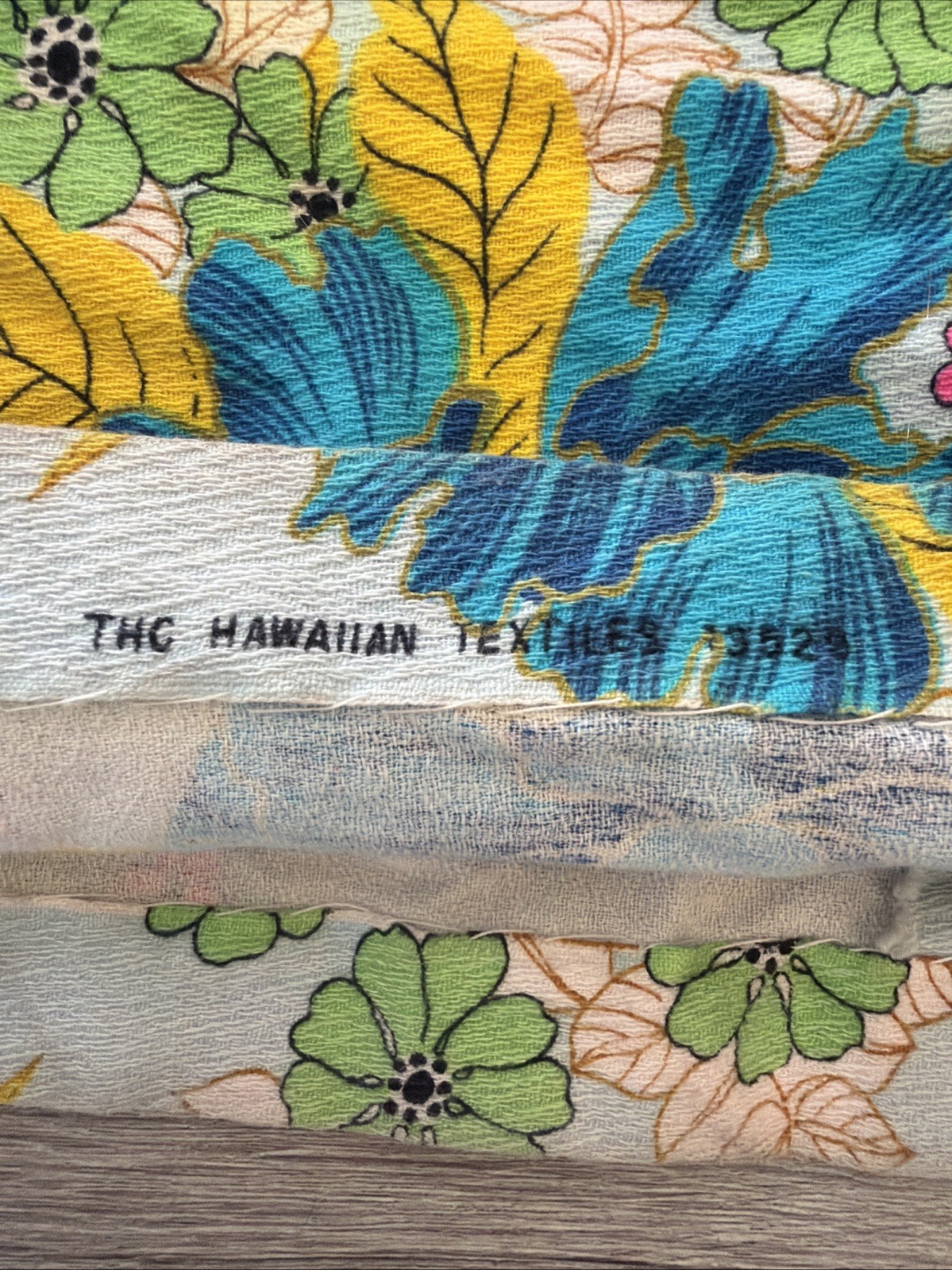 Vintage THC Hawaiian Textiles Long Length Floral Print Size Women’s Med-Large