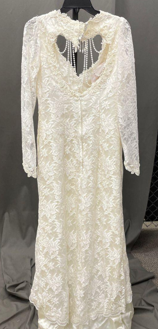 Off White Long Sleeve Lace Sheath Wedding Dress with Pearl Embellishments Sm-Med