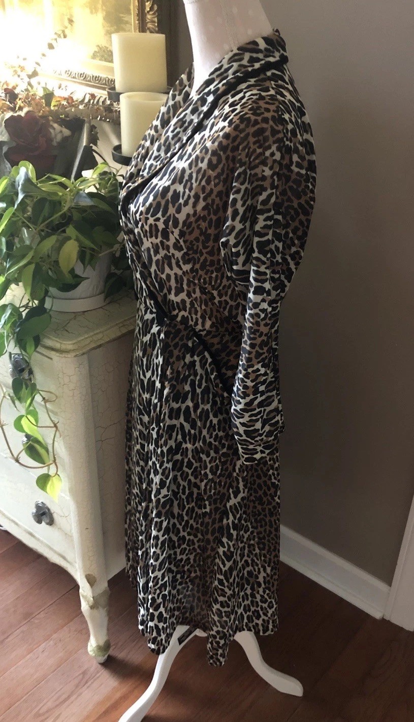 Vintage Vanity Fair Leopard Robe Short Double Breasted 2 Button Women’s Small 34