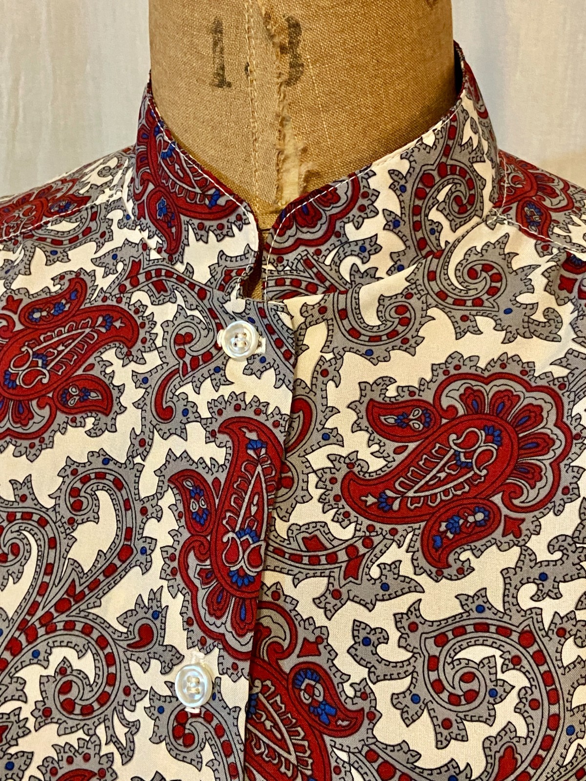 Vintage 60s 70s DEVON Gray Paisley Mod Polyester Shirt Blouse Top M Secretary