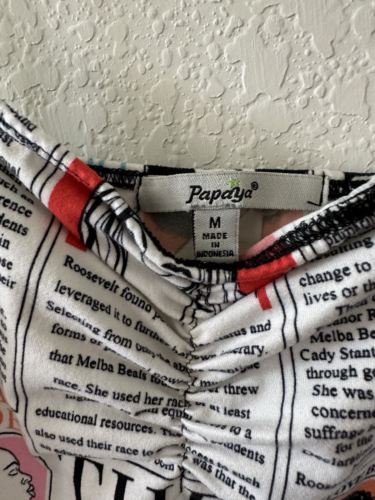 Vintage Early 2000’s Papaya The Future Is Female Sz M Tank Top Bratz Y2K NYC