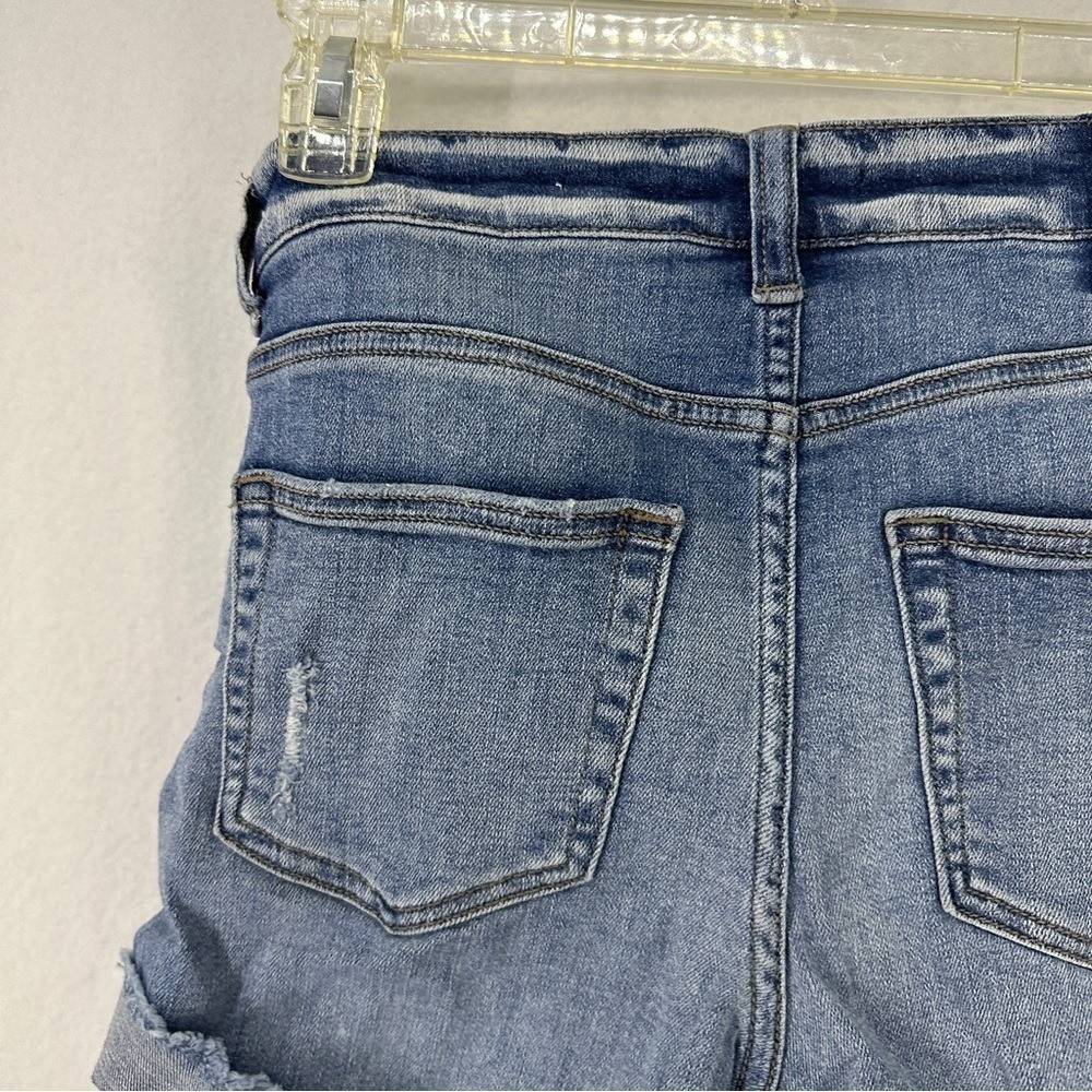 Forever 21 High Waisted Distressed Jean Shorts Womans 27 Medium Wash