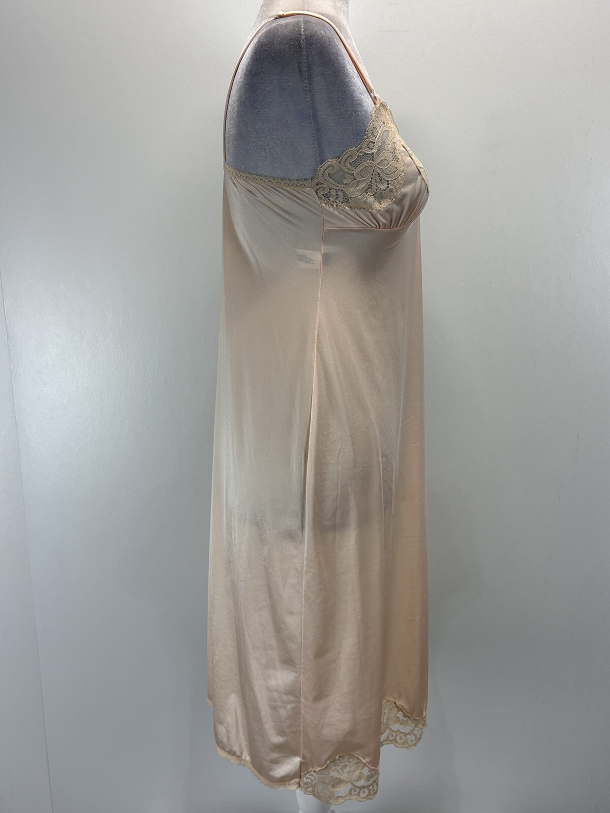 Christian Dior Full Slip Sz Small Beige Lace Trim Adjustable Straps Nylon USA