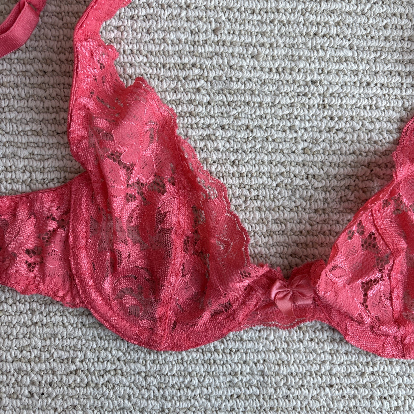 Vintage Victoria&rsquo;s Secret Gold Label Bra 32A Made in USA Pink Lace Underwire