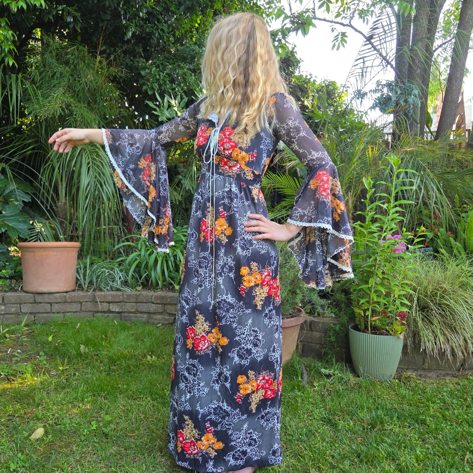 Young Edwardian Vintage 70s Prairie Dress Size S 9 Black Bell Sleeves Hippie