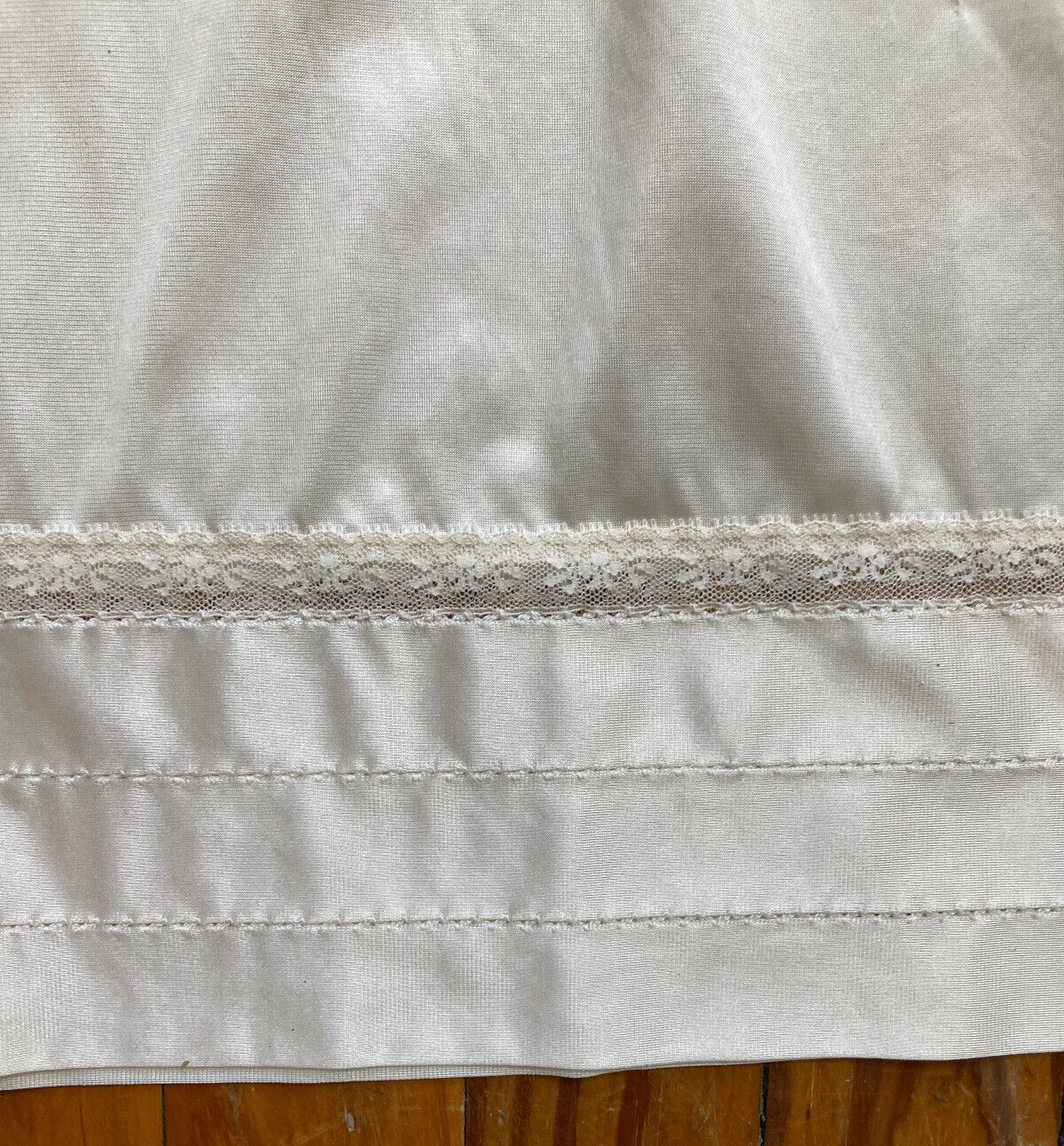 LORRAINE IVORY ANTRON NYLON MEDIUM TALL HALF SLIP, 27&Prime; LONG