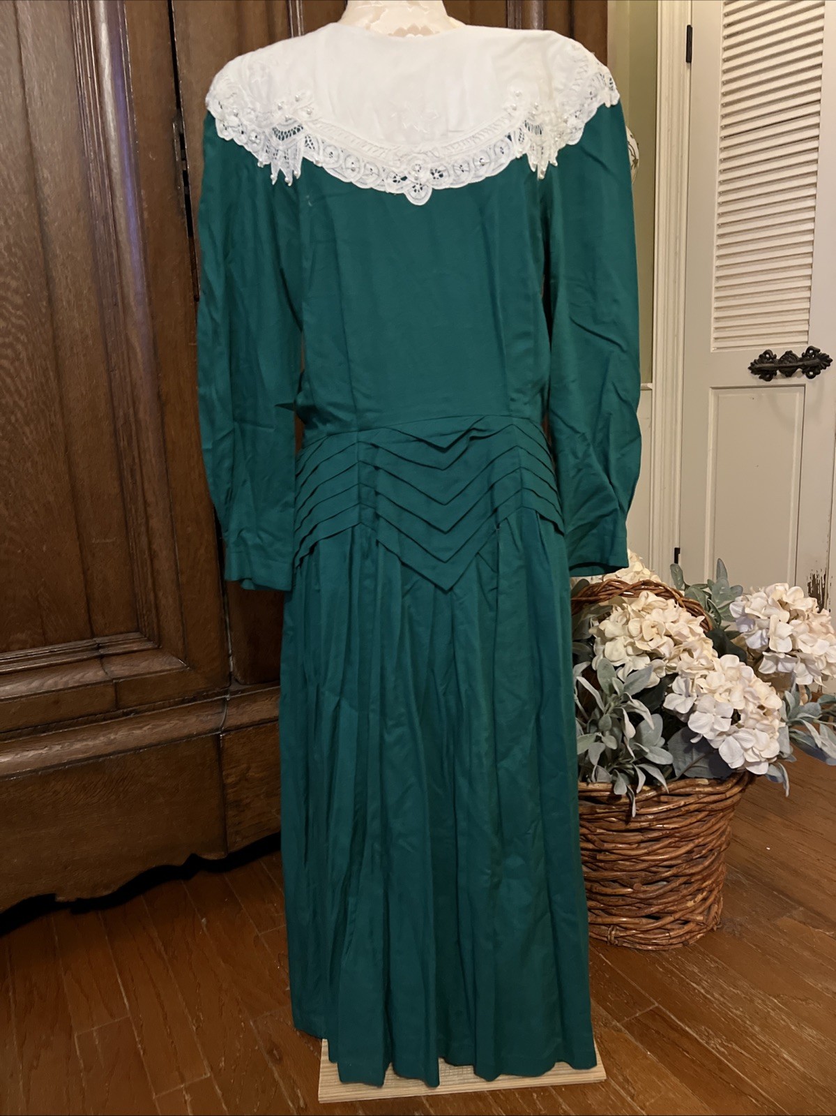 Vintage Plaza South Green Dress Women&rsquo;s Battenburg Lace w/pearls Sz 12/14