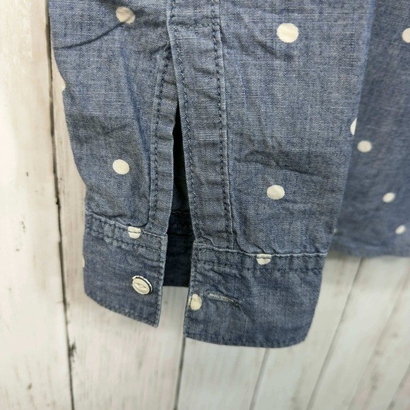 GAP 1969 Women&rsquo;s Chambray Button Down Shirt Polka Dot Denim Top Size M