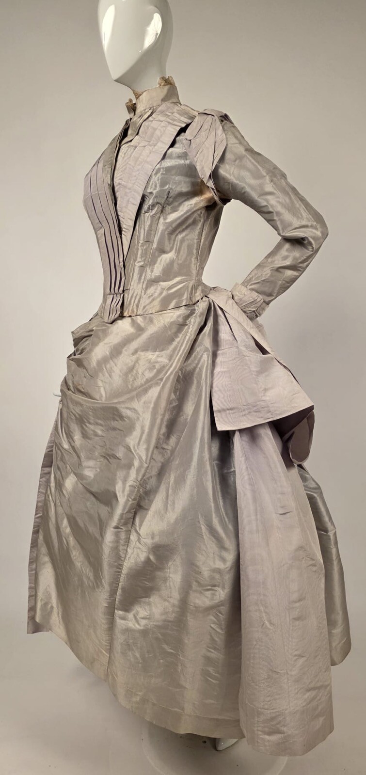 VICTORIAN 1880’S SILK TAFFETA BUSTLE DRESS W BUILT IN BUSTLE CAGE + SILK SASH