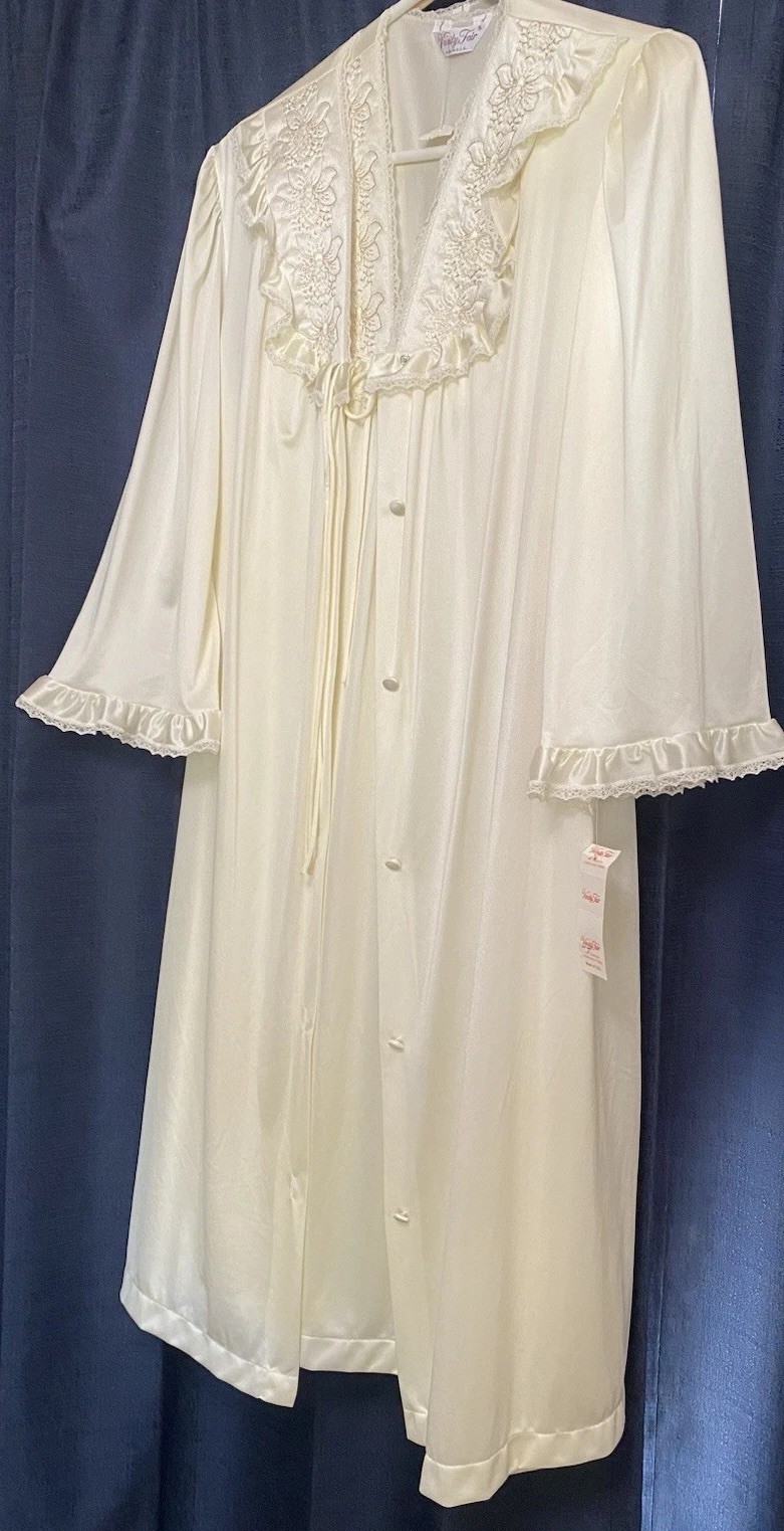 Vintage VANITY FAIR Glacier Wht Glissanda Tricot Nylon Short Nightgown Set S NWT