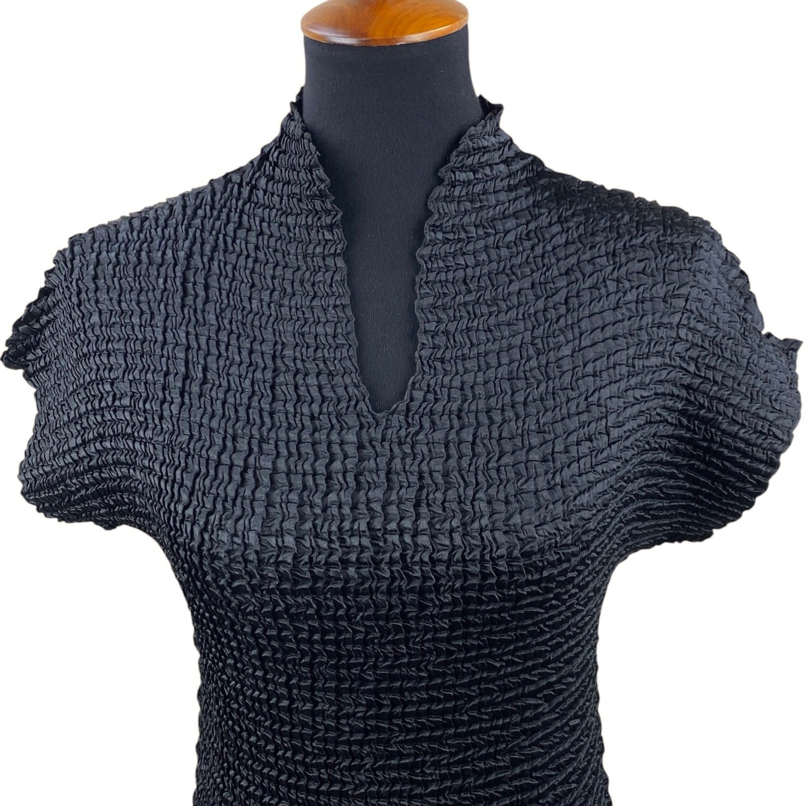 Vintage Valentina Plise Textured Blouse Size S-M-L Black Art To Wear