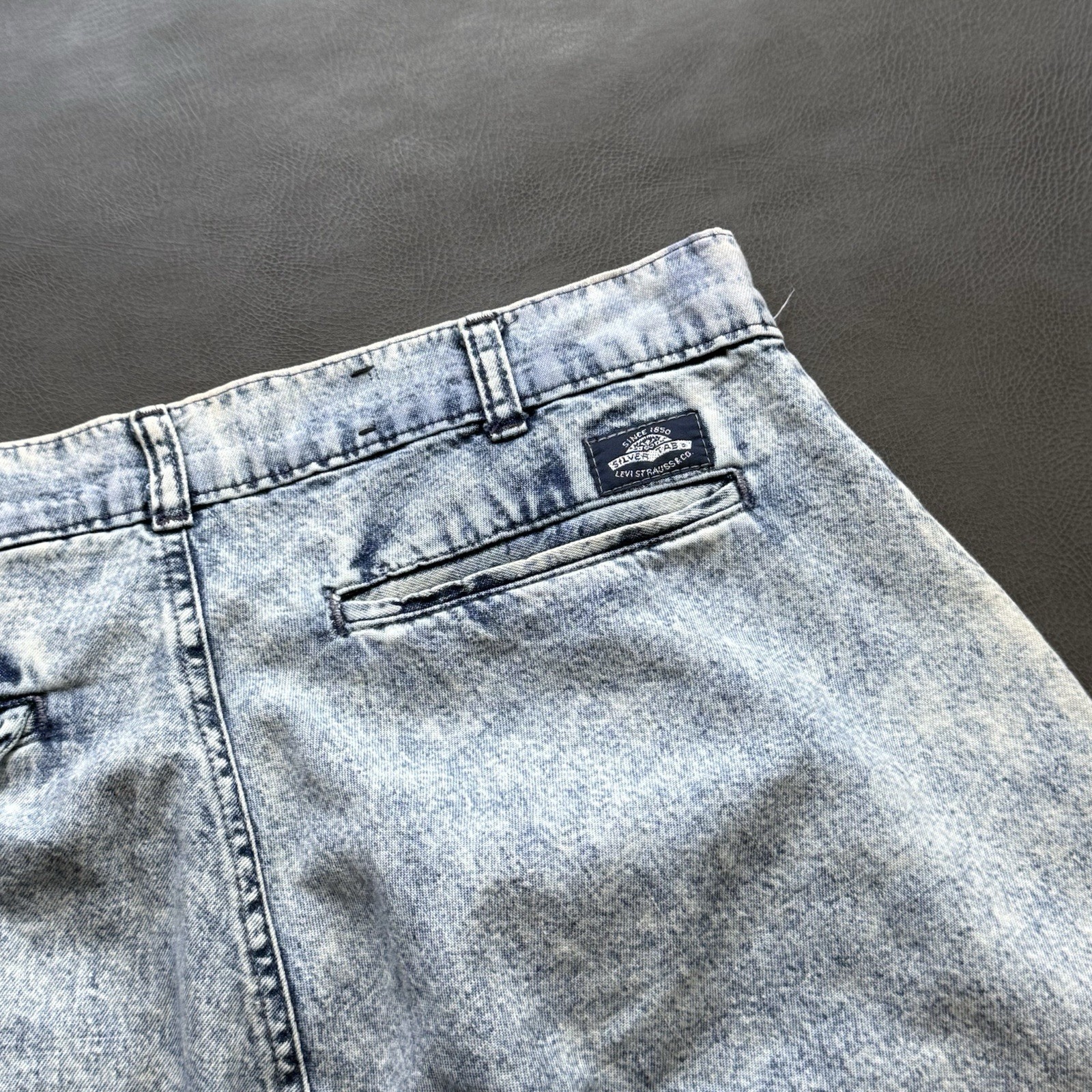 vintage 90s levi’s silver tab acid wash shorts size 30”