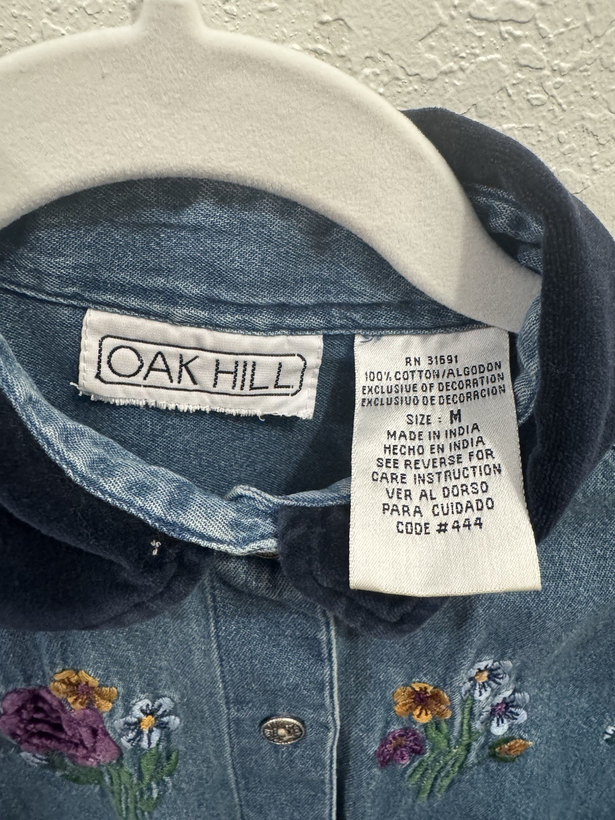 Vintage Oak Hill Denim Button-Down whimsical with Embroidered fairy print – Blue