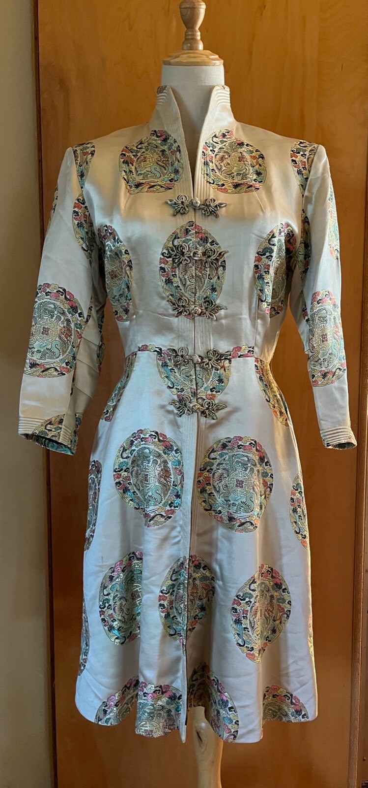 WOMEN&rsquo;S VINTAGE DYNASTY HONG KONG CHINESE SILK BROCADE DRESS COAT JACKET XS / S