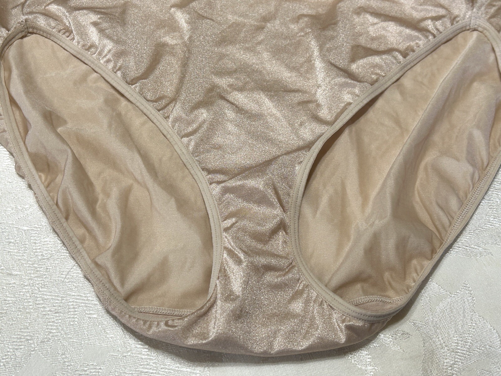 Vtg VANITY FAIR 13194 Comfort Essentials Satin Hi-Cut 9 Beige Brief Panties #160