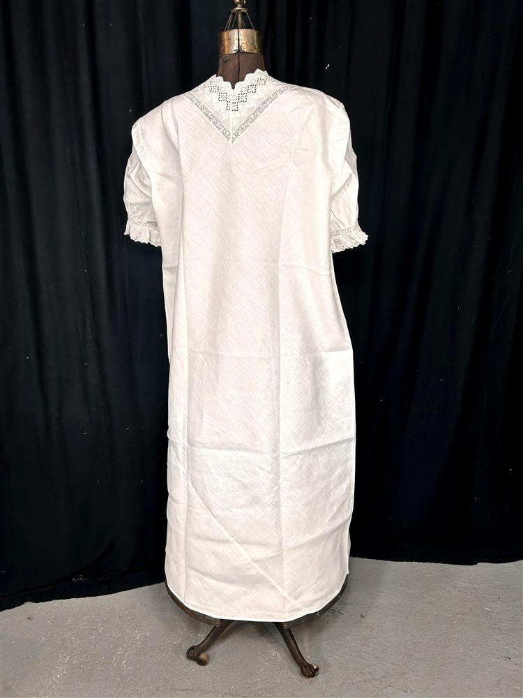 antique nightgown white linen eyelet lace Edwardian bust 46 original 1900-20