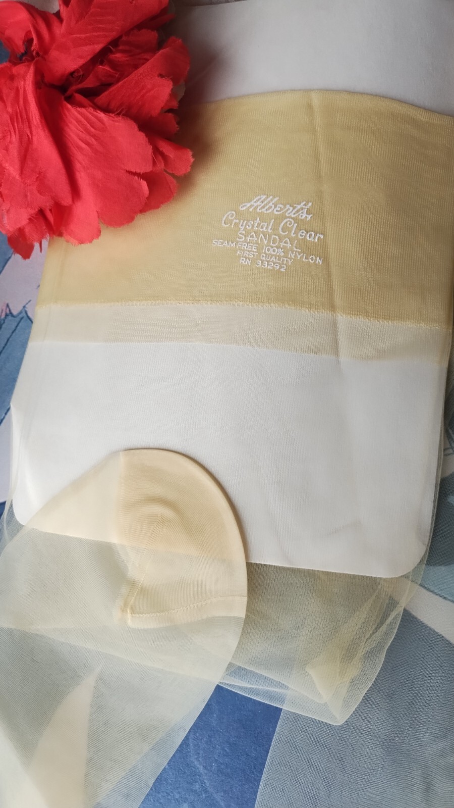 ALBERT&rsquo;S Crystal Clear vintage stockings – 15 Den Flat Knit- size 9.5M 32&Prime; » »