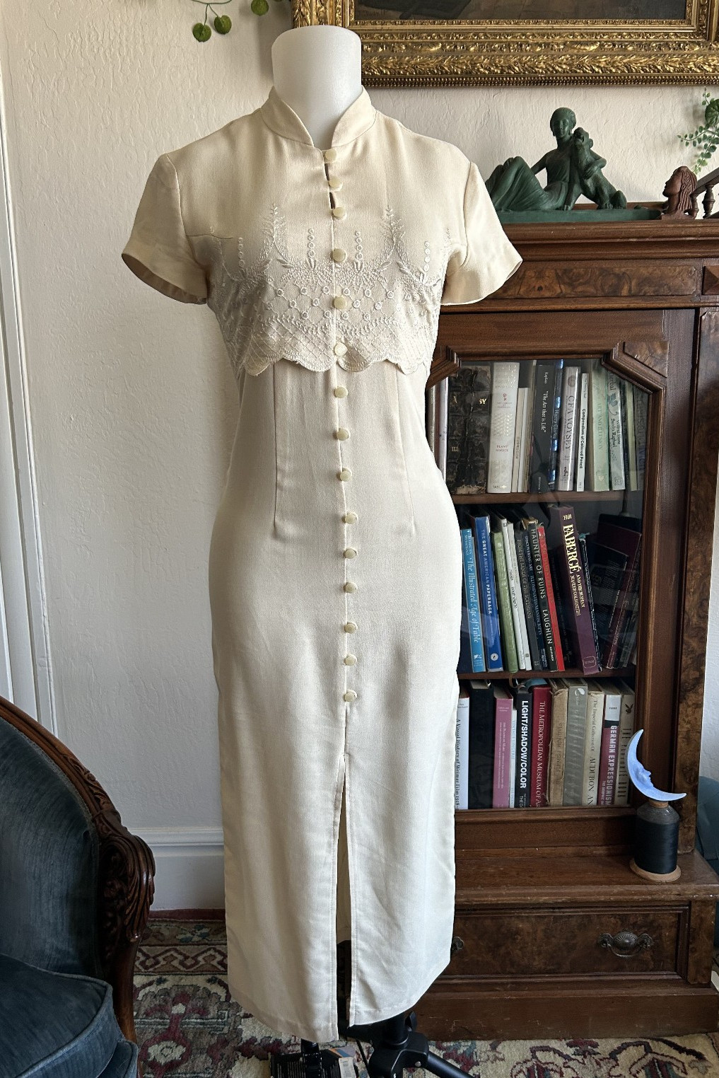 Vintage 80s 90s Ivory Button Up Short Sleeve Tie Back Dress High Neck Lace 3/4