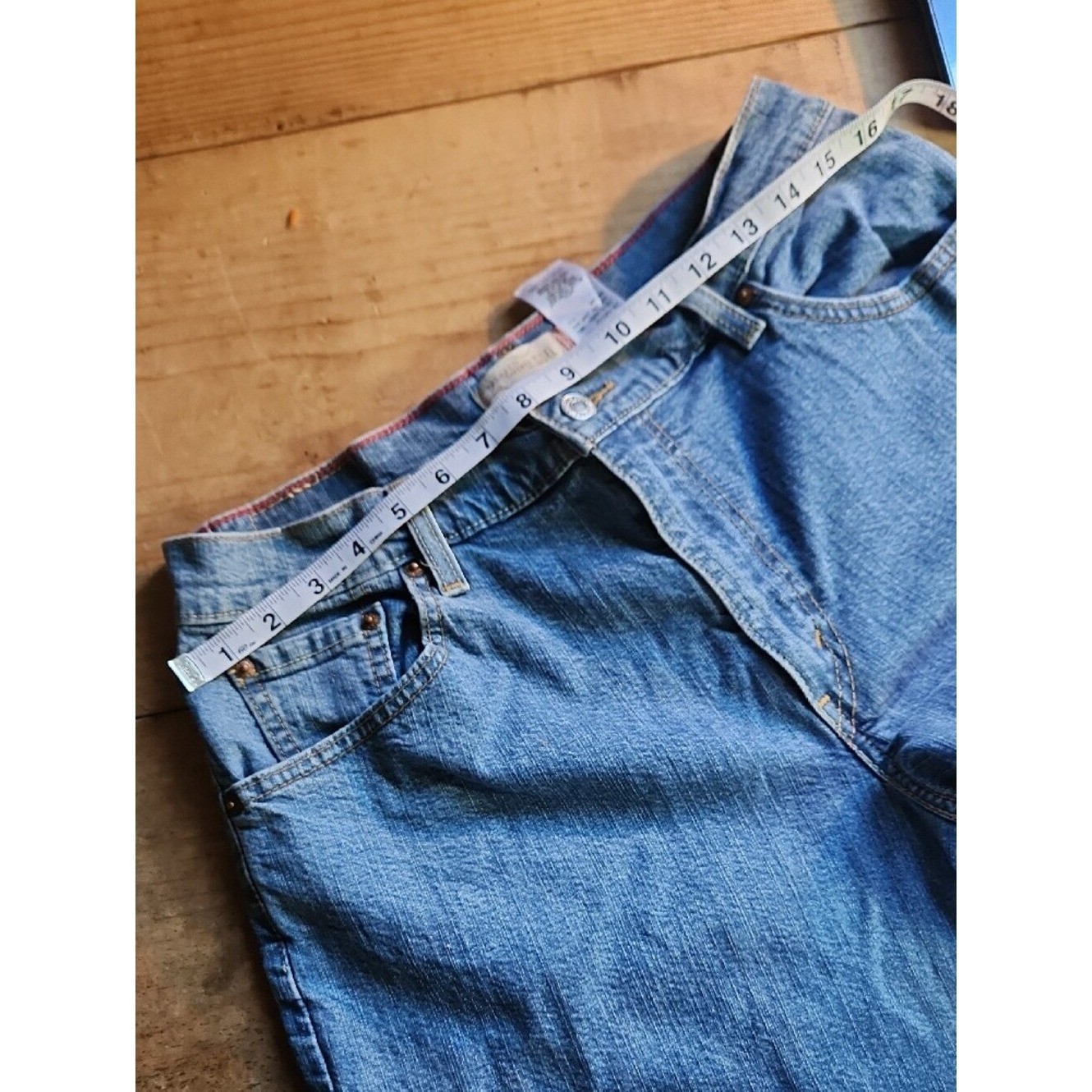Vtg Womans 550 Levi Medium Blue Straight Leg Women&rsquo;s Jeans. Sz 12M