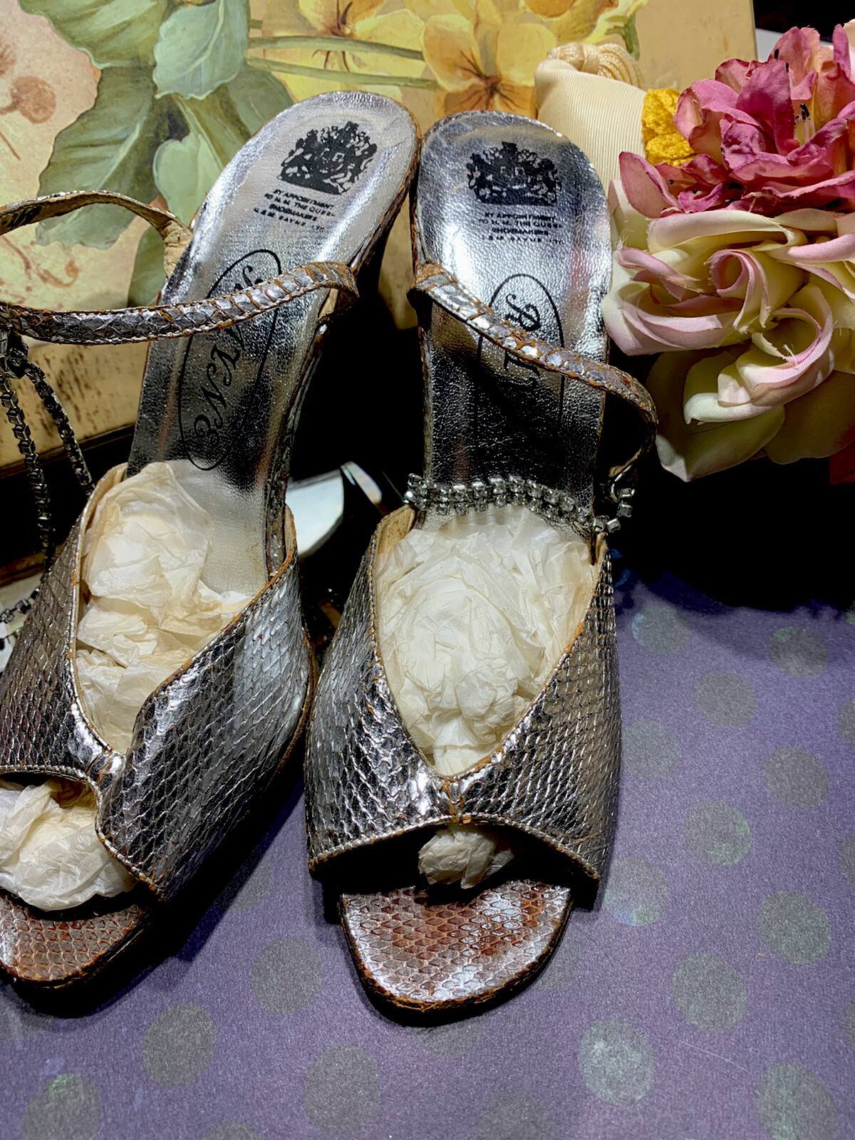 Shoes Made By Rayne Queen Of England Shoe Maker VTG Silver Leather