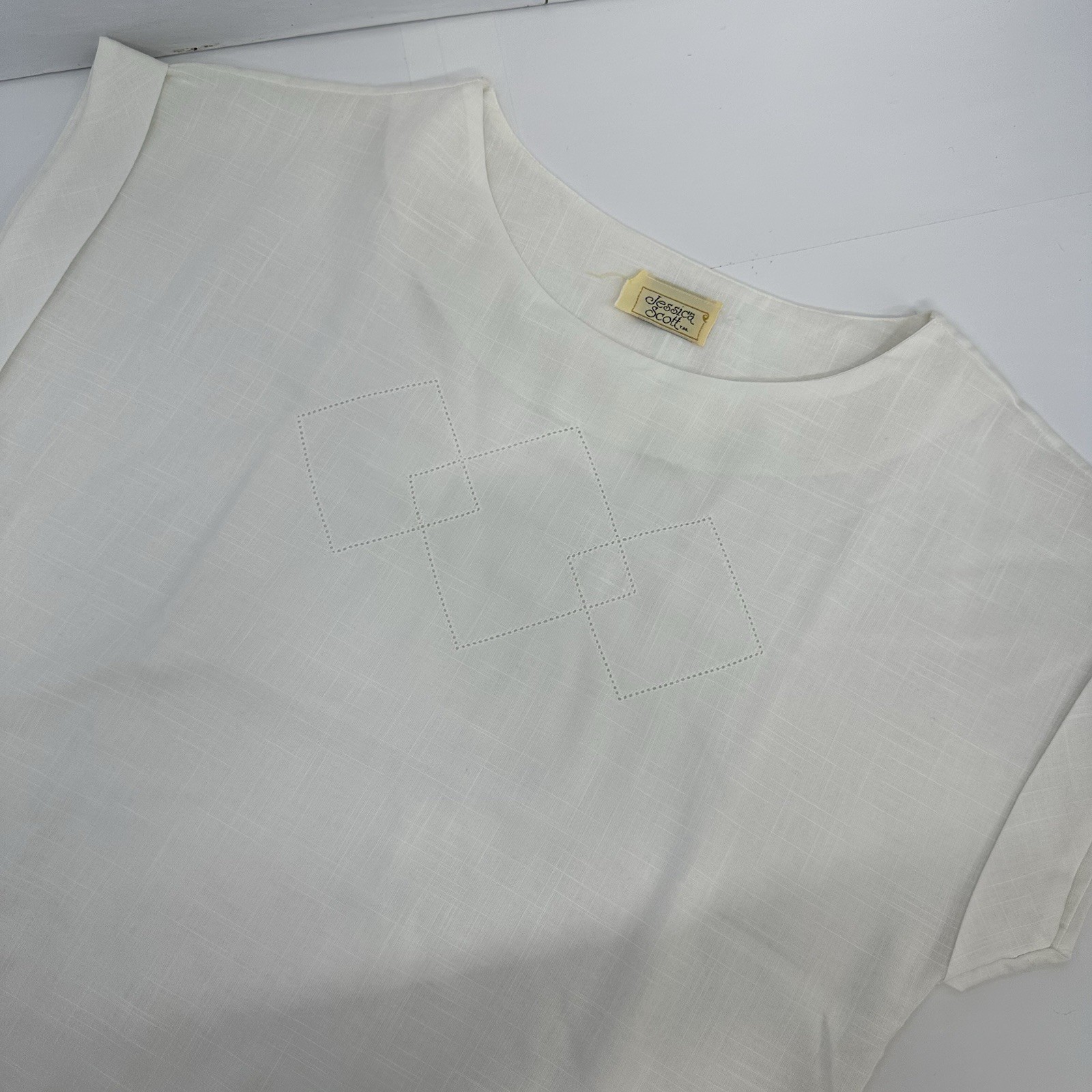 Vintage 80’s Jessica Scott Ivory Embroidered Cropped Short Sleeve Top READ READ