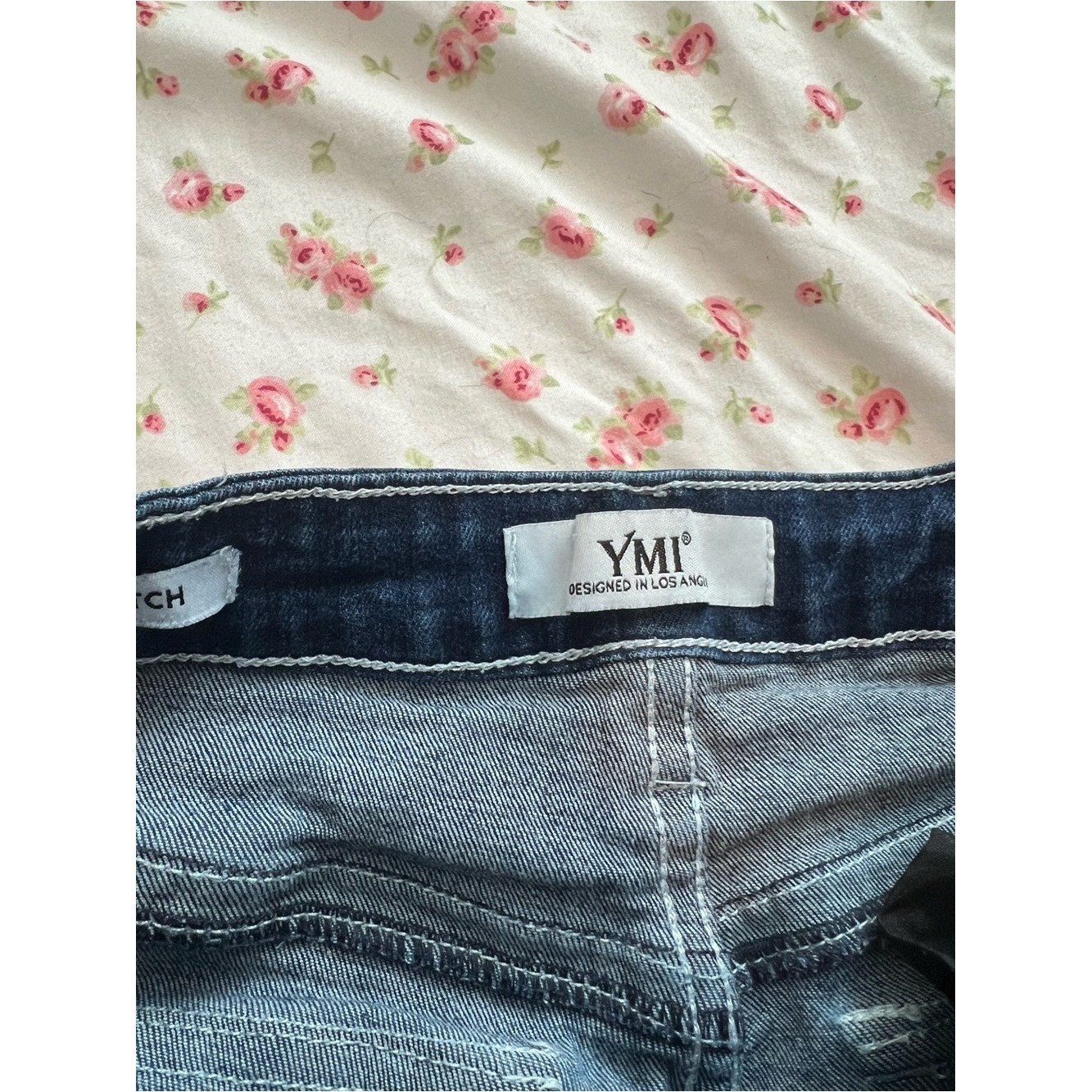 vintage ymi navy blue low rise denim shorts with white contrast stitching