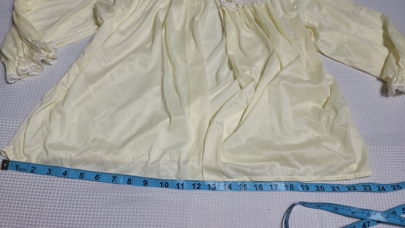 PHILMAID Pale Yellow Button Nylon SHEER LACE BED JACKET 1960s Lingerie 32/34