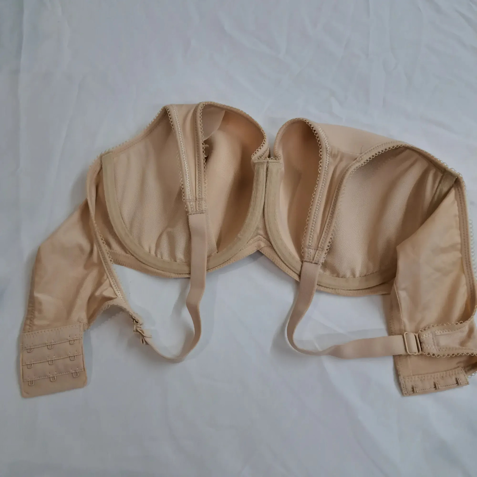 Wacoal Underwire Full Coverage Bra US 36DD Nude Beige Molded Cups Wide Back