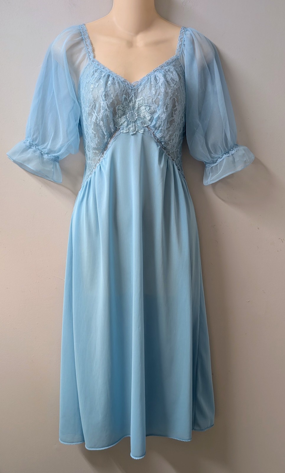 Vintage 60&rsquo;s Movie Star Blue Tricot Nylon Puffy Sleeve Nightgown Lace Bust 36/38