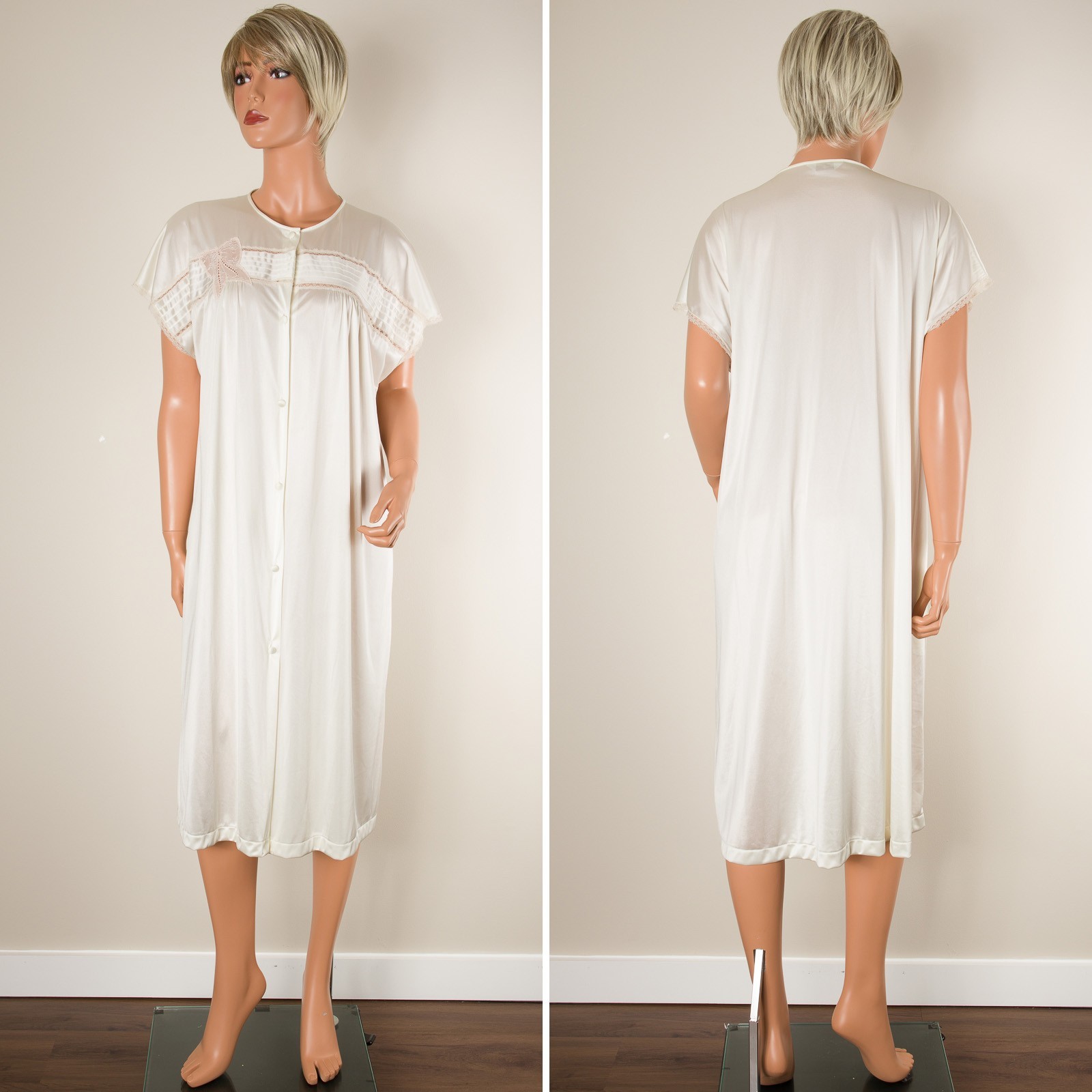 💖 Vintage VANITY FAIR Robe Housecoat Nylon L Ivory Short Sleeve Embroidered USA